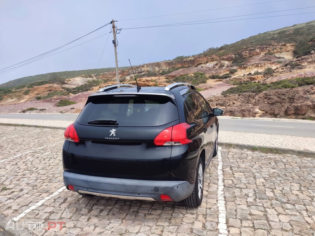 Peugeot 2008 1.2 PureTech Allure
