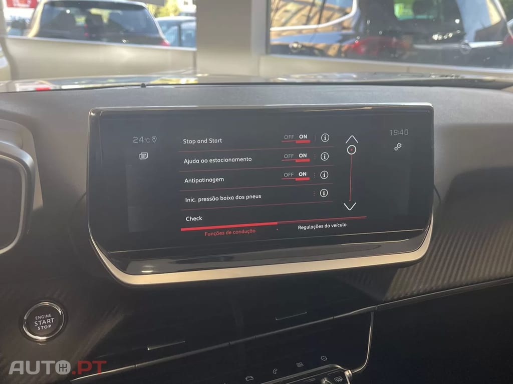 Peugeot 2008 1.2 PureTech Allure EAT8