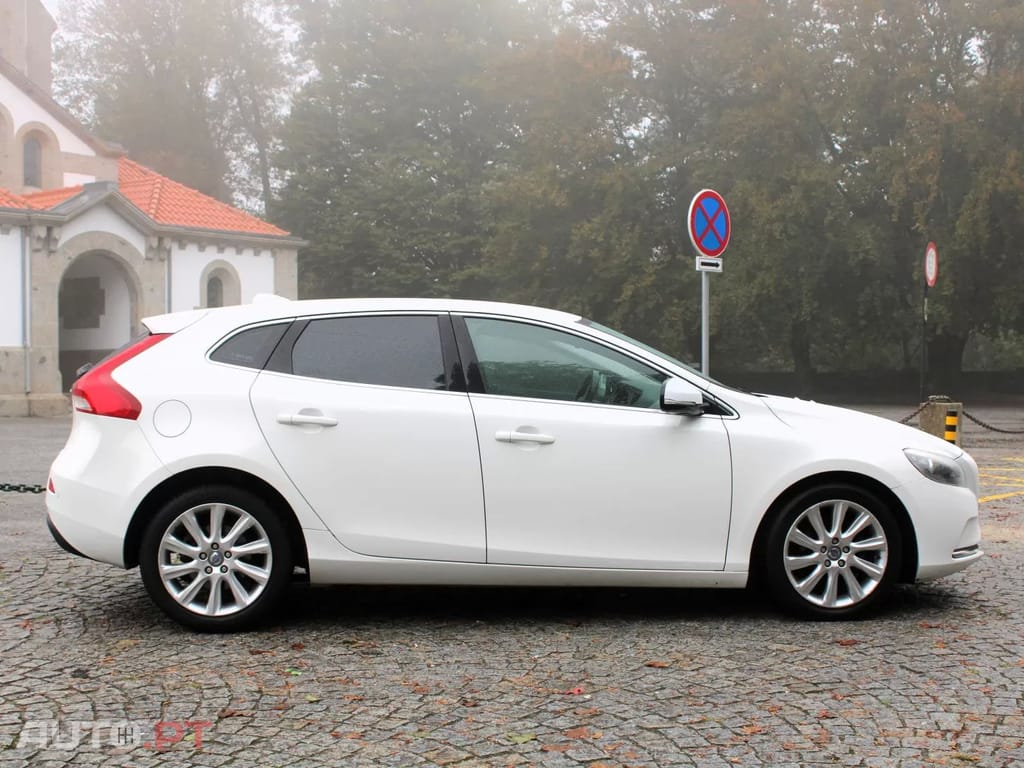 Volvo V40 1.6 D2 Momentum Eco