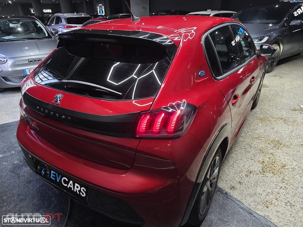 Peugeot E-208 50 kWh Allure Pack