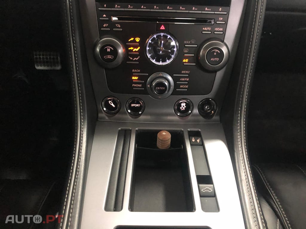 Aston Martin DB9 Coupe Touchtronic 2