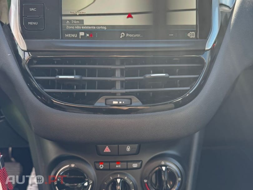 Peugeot 208 PureTech 82 Stop & Start Signature