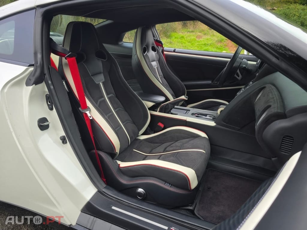 Nissan GT-R 3.8 V6 Black Edition