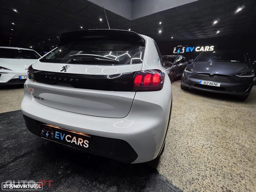 Peugeot E-208 50 kWh Style