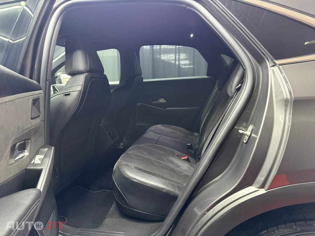 DS DS7 Crossback E-Tense Performance Line EAT8