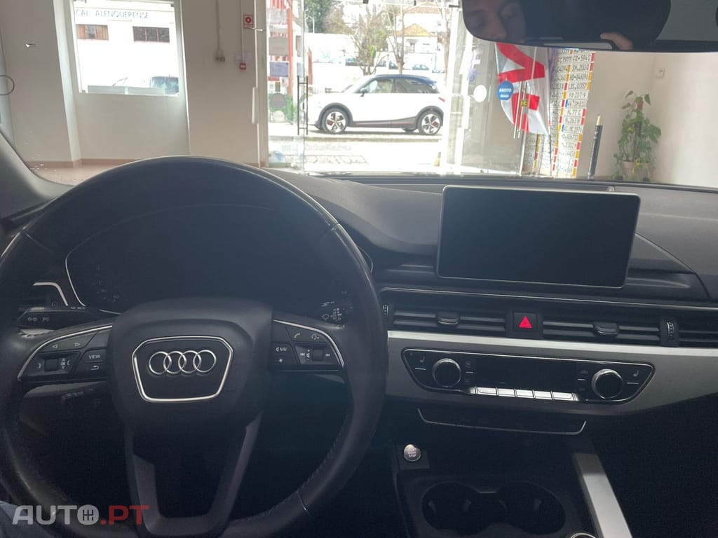 Audi A4 Avant 2.0 TDI S-line