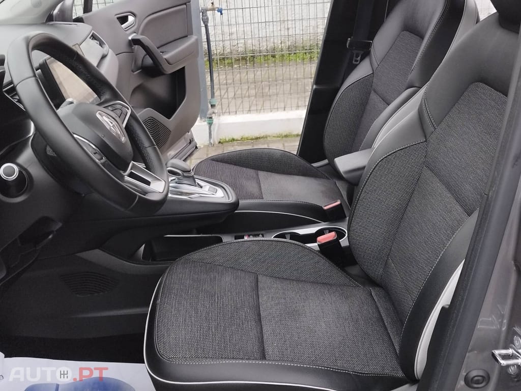 Renault Captur 1.6 E-Tech Plug-In Intens