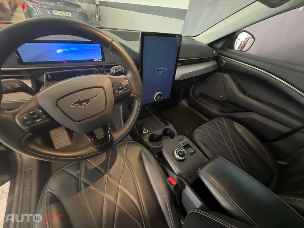 Ford Mustang Mach-E 75.7 kWh Base — fotografia 5