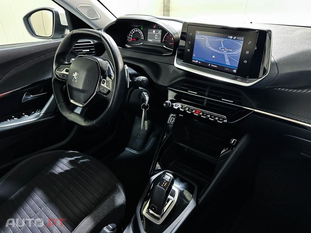 Peugeot 2008 1.2 PureTech Allure EAT8