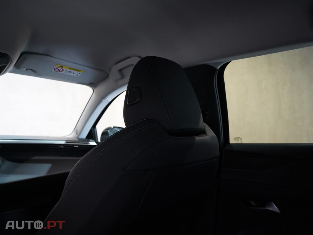 Peugeot 408 1.2 PureTech Allure EAT8