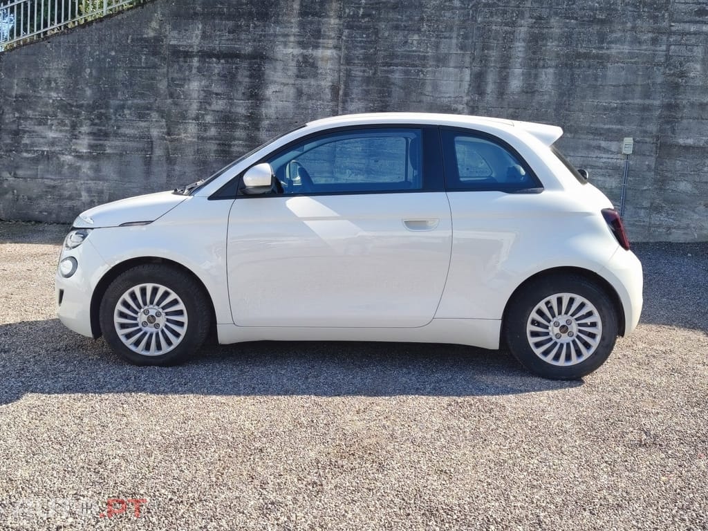 Fiat 500e Action