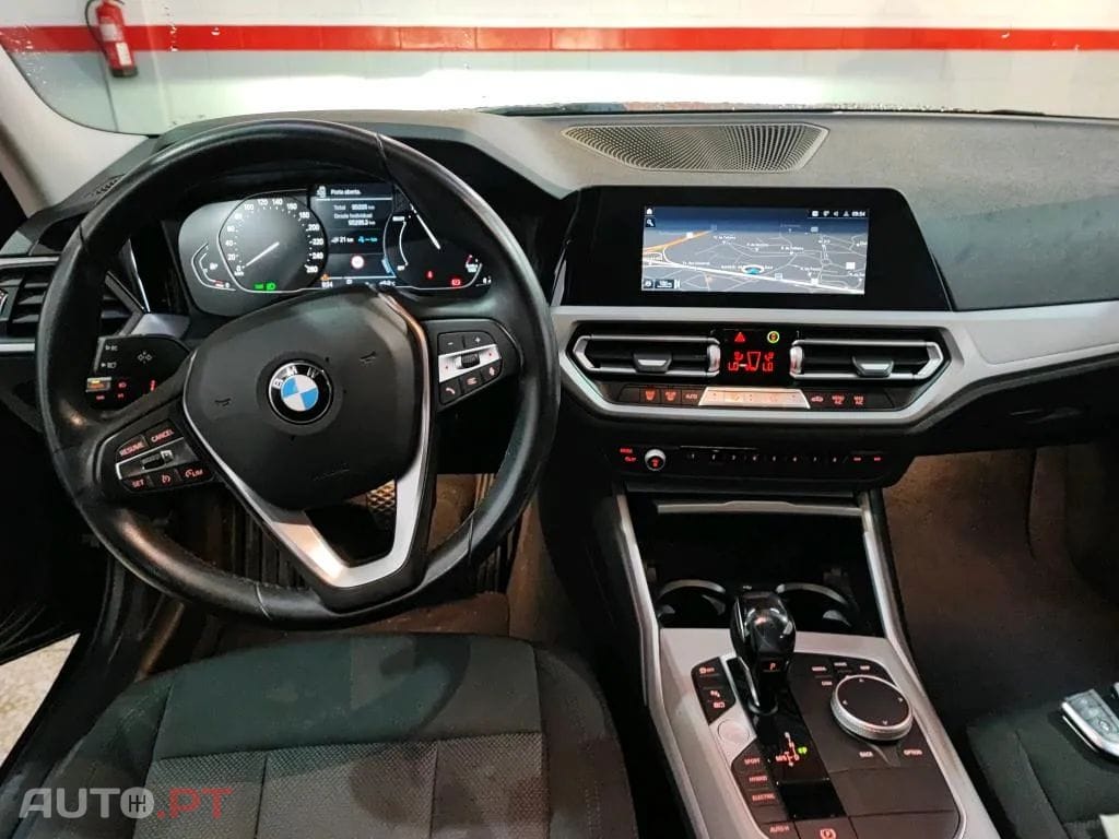 BMW 330 e Touring Corporate Edition Auto