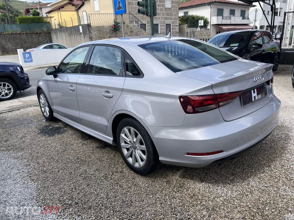 Audi A3 1.6 TDI (clean diesel) Ambiente — fotografia 6