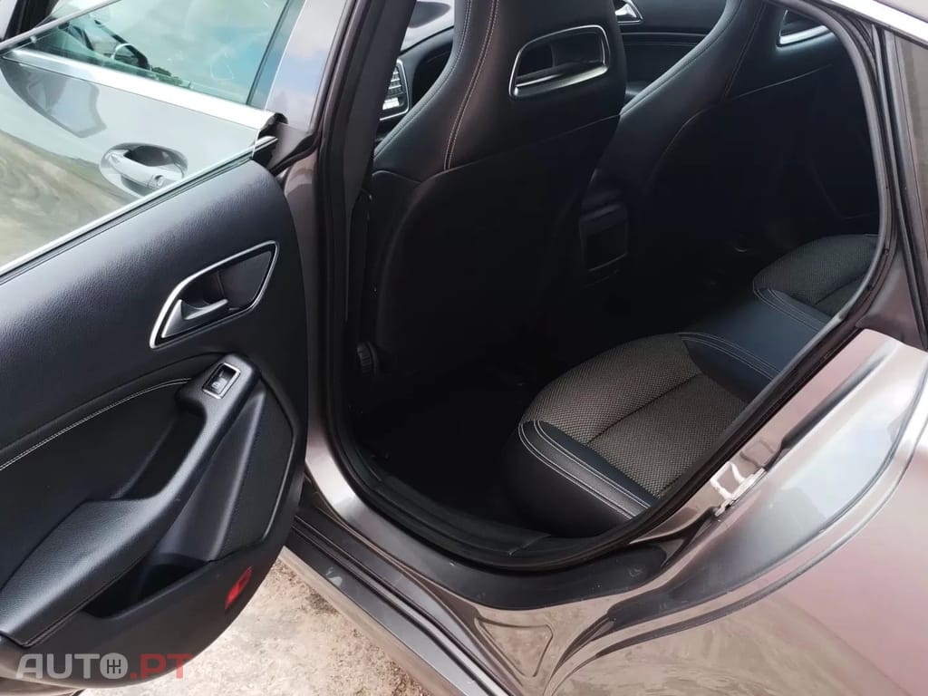 Mercedes-Benz CLA 180 d Shooting Brake