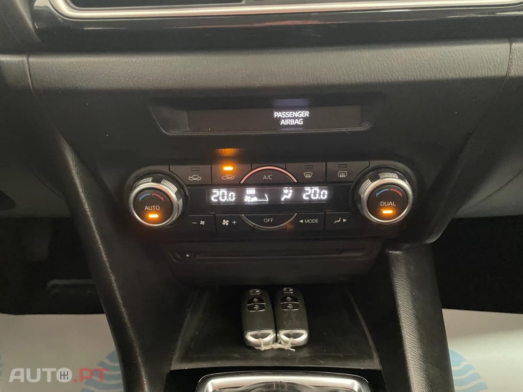 Mazda 3 1.5 Sky-D Evolve HS Navi