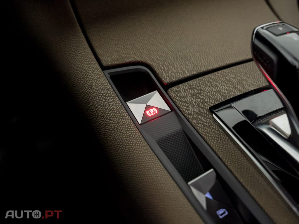 DS DS7 Crossback E-Tense Bastille+ EAT8