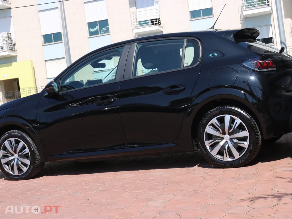 Peugeot E-208 Active Pack