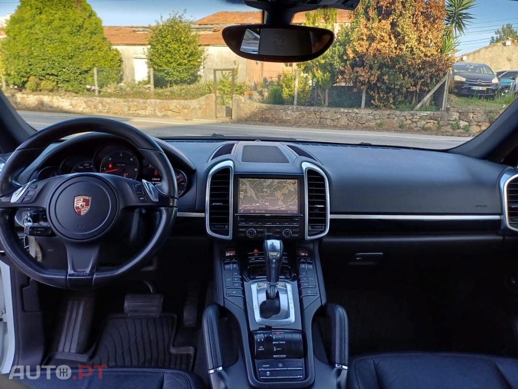 Porsche Cayenne Platinum Edition — fotografia 9
