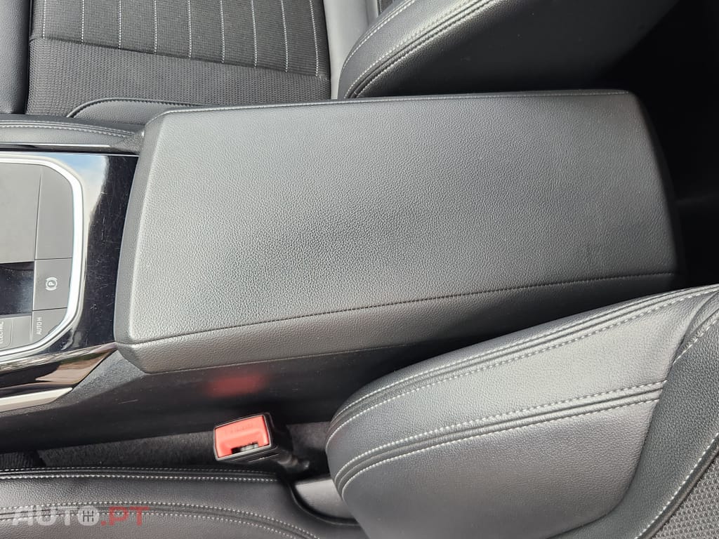 BMW 330 e Line Sport Auto