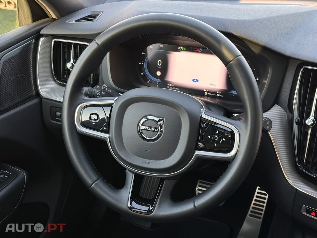 Volvo XC60 2.0 T6 PHEV R-Design AWD