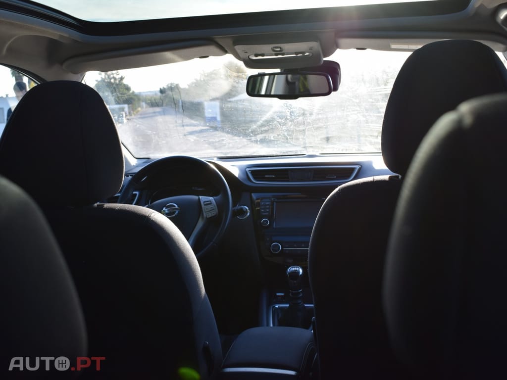 Nissan Qashqai 1.5 dCi N-Connecta J18+Led