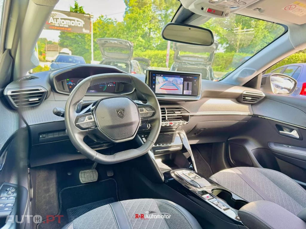 Peugeot 208 1.2 Hybrid Allure e-DCS6