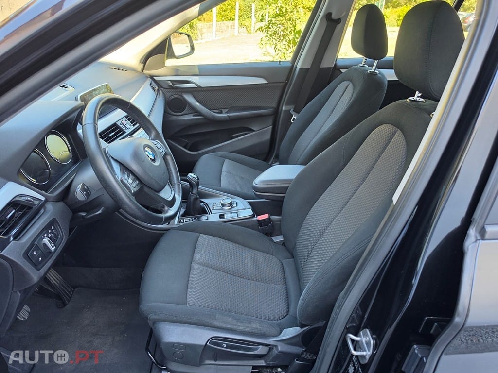 BMW X1 16 d sDrive Advantage — fotografia 11