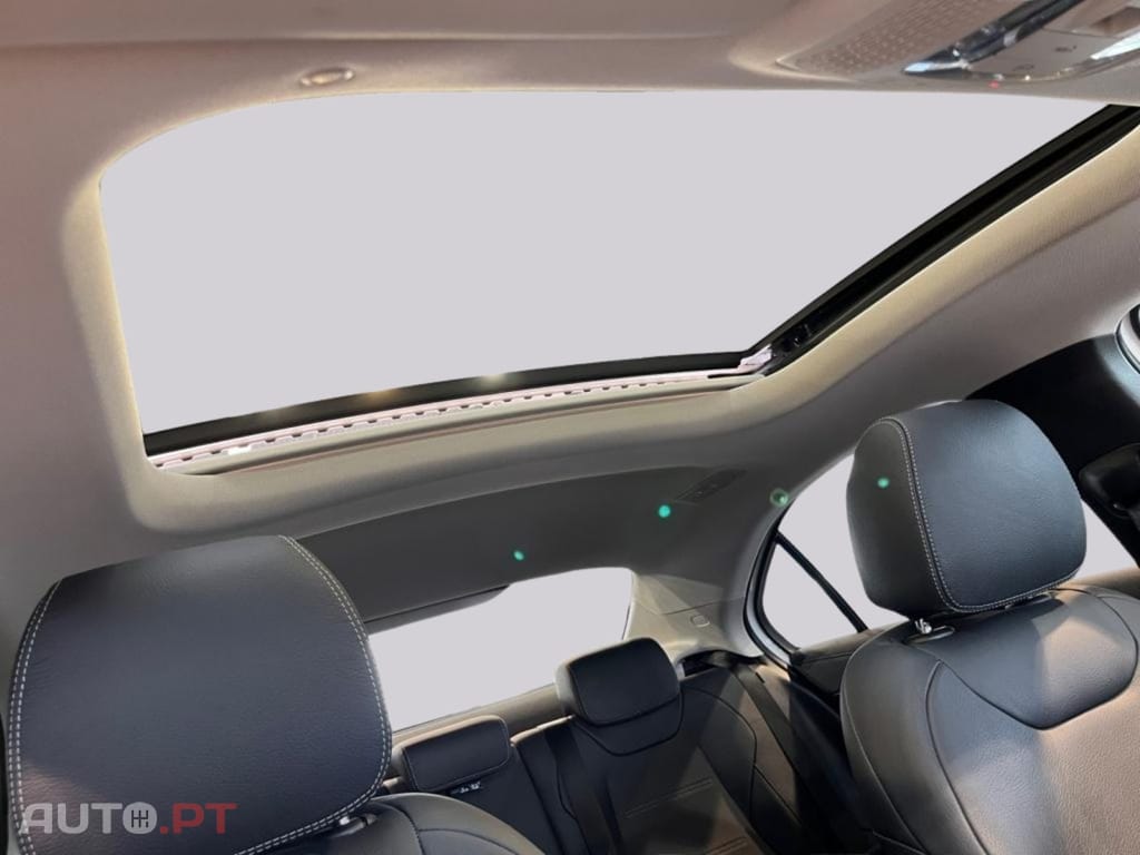 Mercedes-Benz A 250 e Limousine AMG I.V.A DEDUTÍVEL 