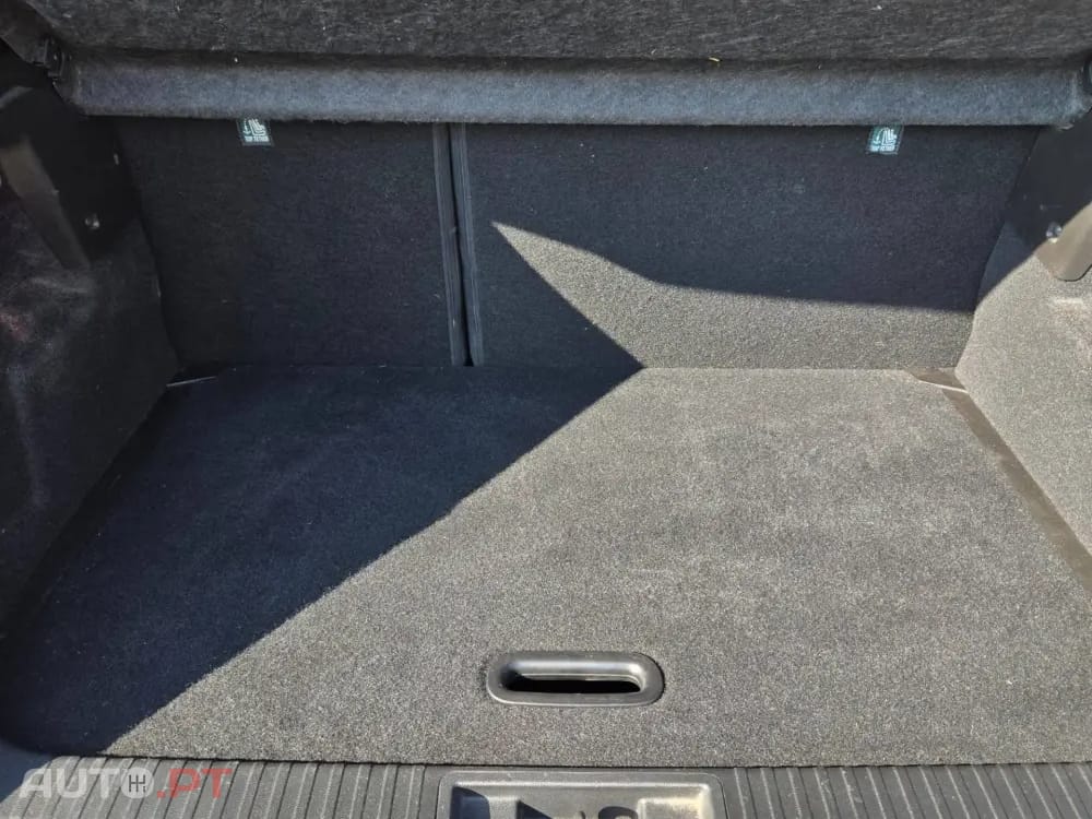 Renault Captur 1.6 R.S. LINE E-Tech Full Hybrid — fotografia 26