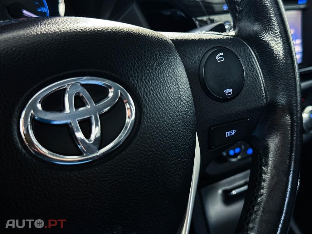 Toyota Corolla 1.4 D-4D Exclusive +Navi MM