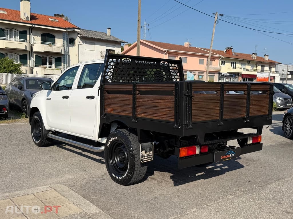 Toyota Hilux 2.4 D-4D 4WD CD CH