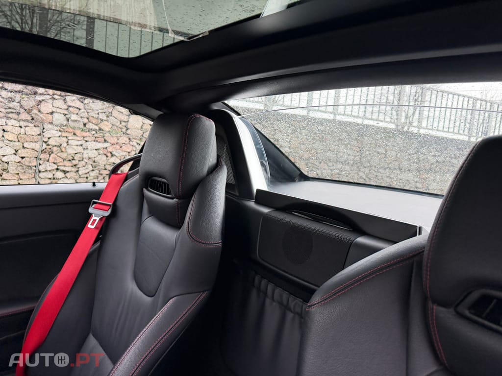 Mercedes-Benz SLK 200 Outro