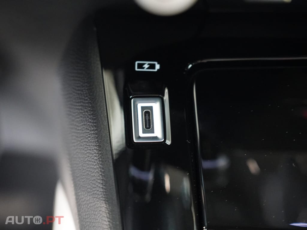 Peugeot E-2008 54 kWh GT