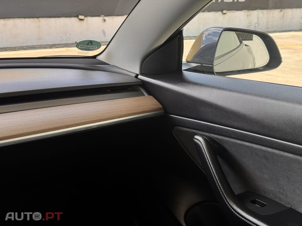 Tesla Model 3 Standard Range Plus RWD