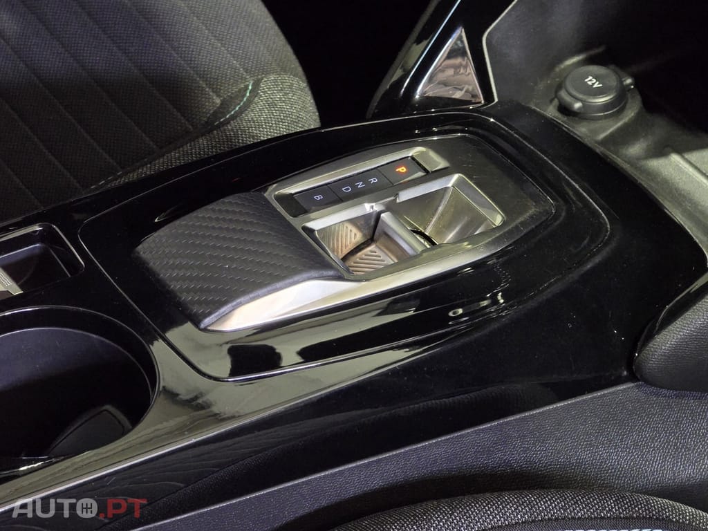 Peugeot E-208 50 kWh Style