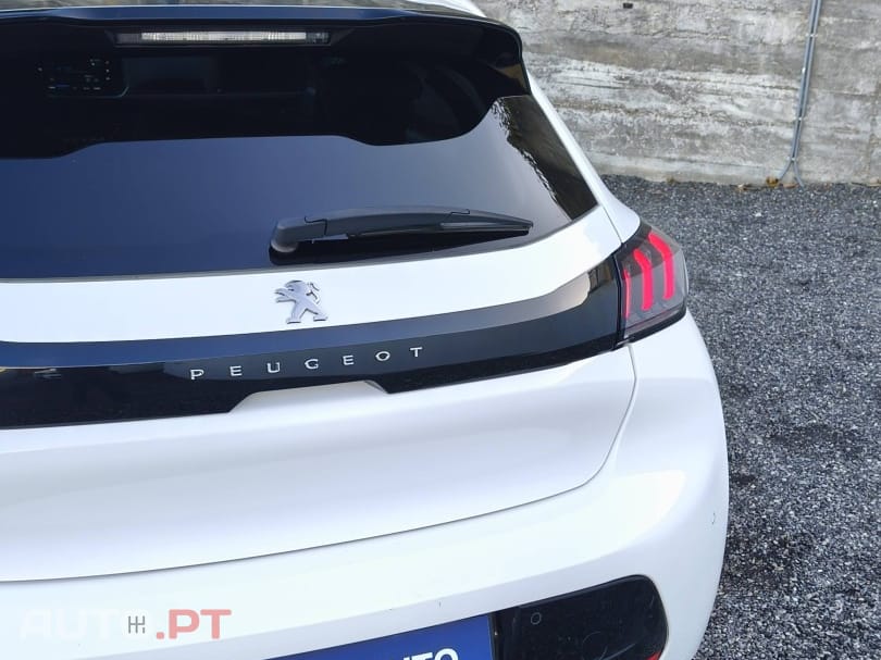 Peugeot 208 PureTech 100 EAT8 Allure