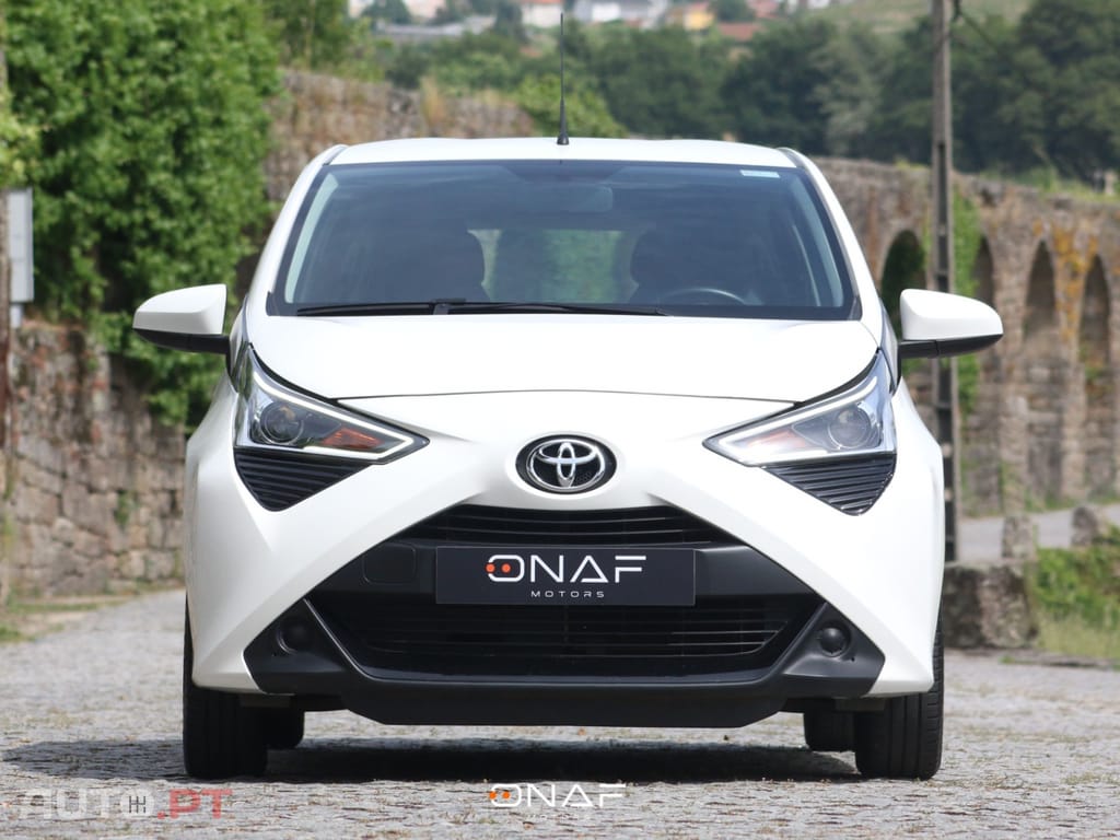 Toyota Aygo X 1.0 VVT-i X-Play