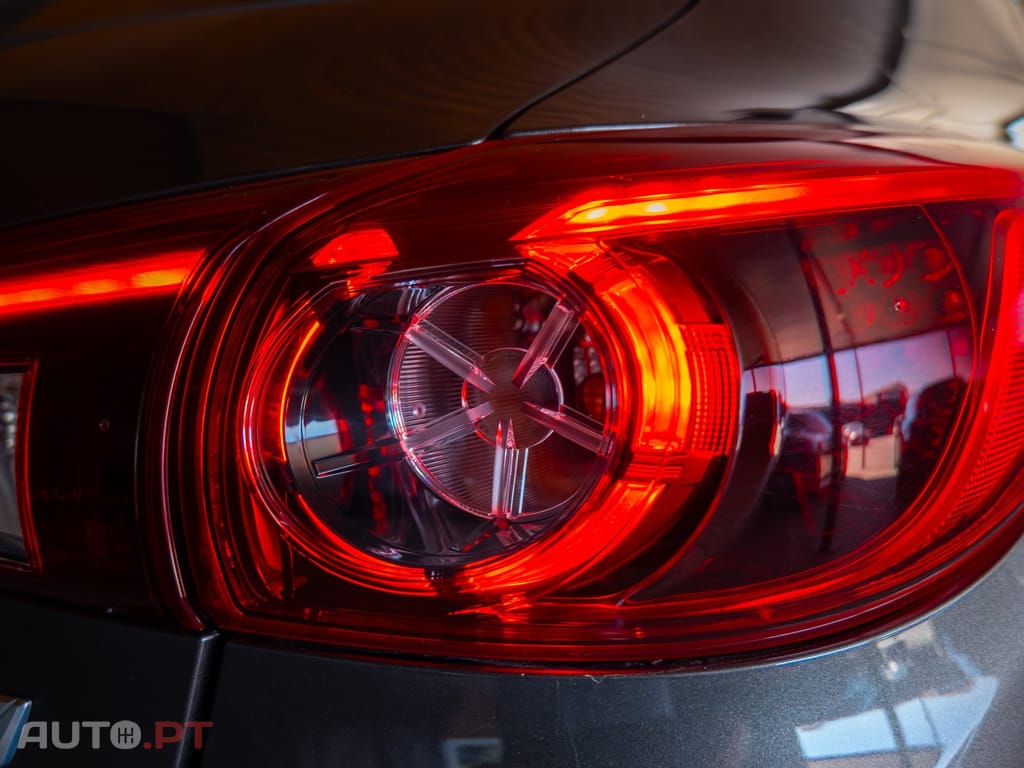 Mazda 3 1.5 Sky-D Excellence Navi