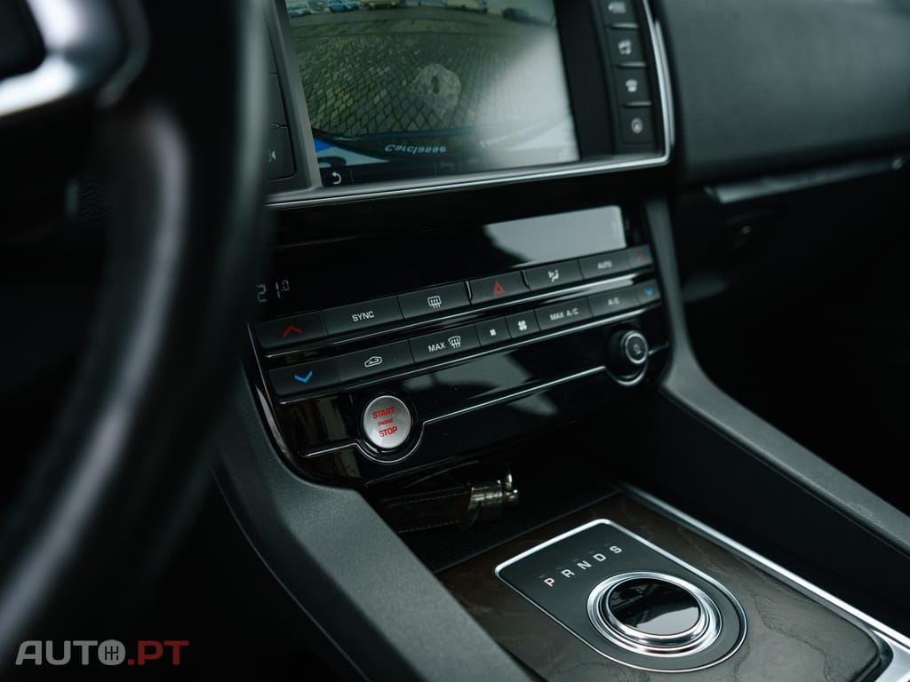Jaguar F-Pace 2.0 i4D Portfolio Aut.