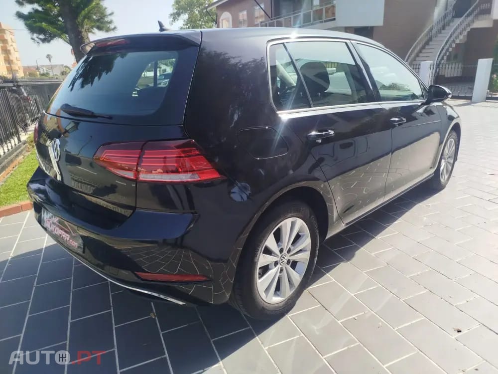 Volkswagen Golf 1.6 TDI Confortline