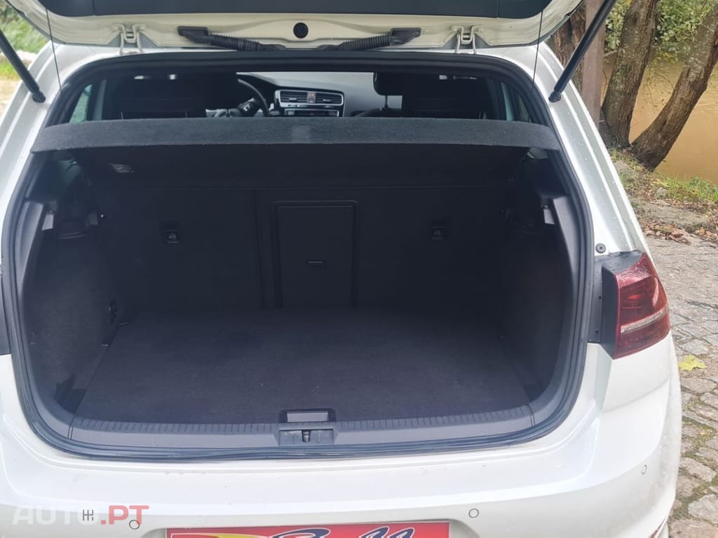 Volkswagen Golf 2.0 TSi R
