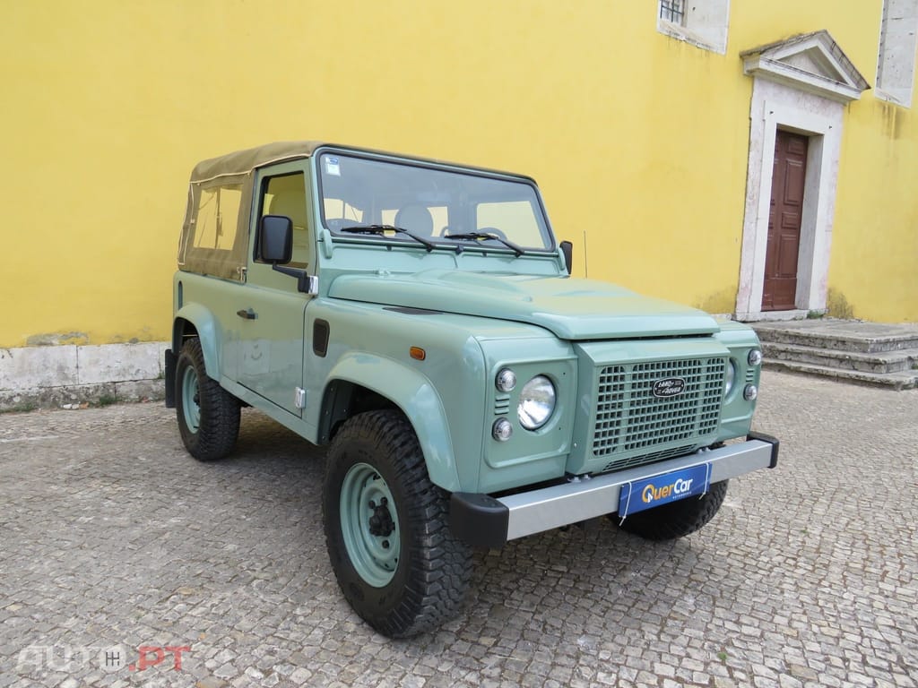 Land Rover Defender TD4 PUMA HERITAGE