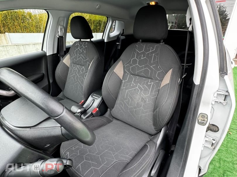 Peugeot 2008 1.2 PureTech Style