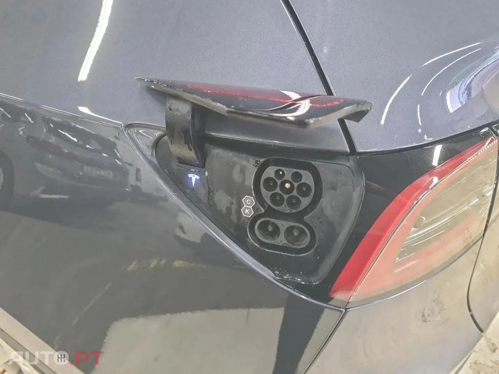 Tesla Model Y Long Range Tração Integral