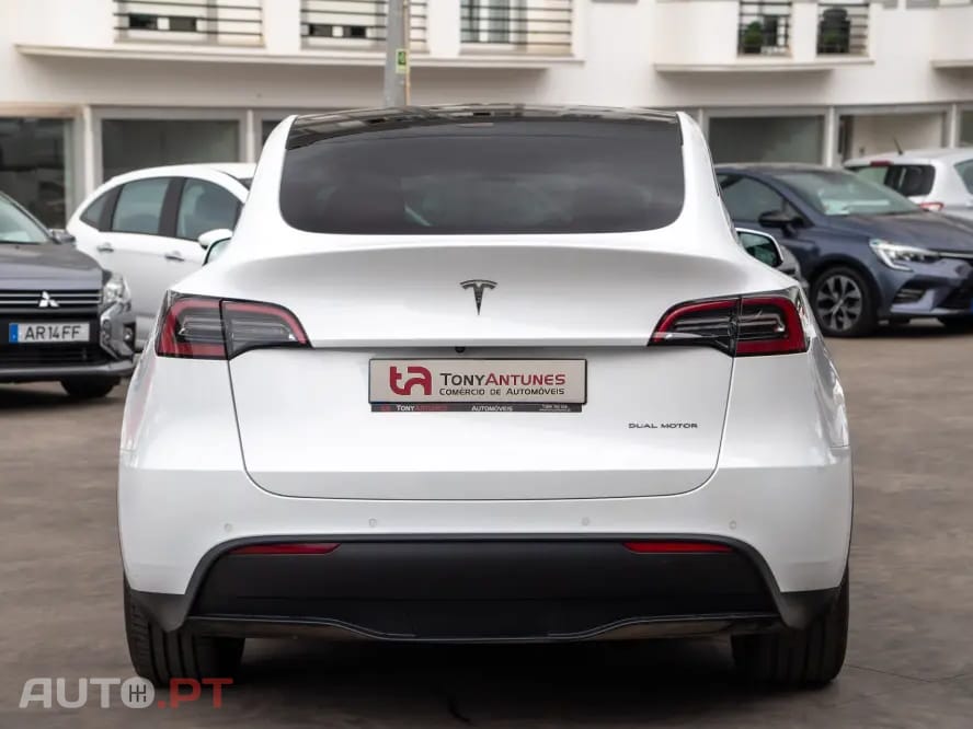 Tesla Model Y Long Range RWD