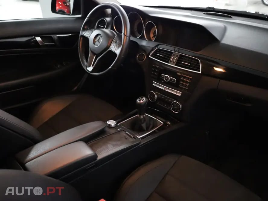 Mercedes-Benz C 220 CDI DPF (BlueEFFICIENCY)