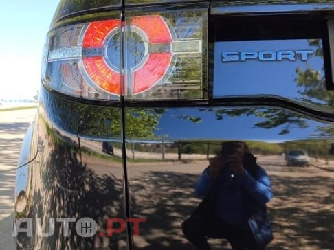 Land Rover Discovery Sport 2.0 eD4 HSE Luxury — fotografia 19