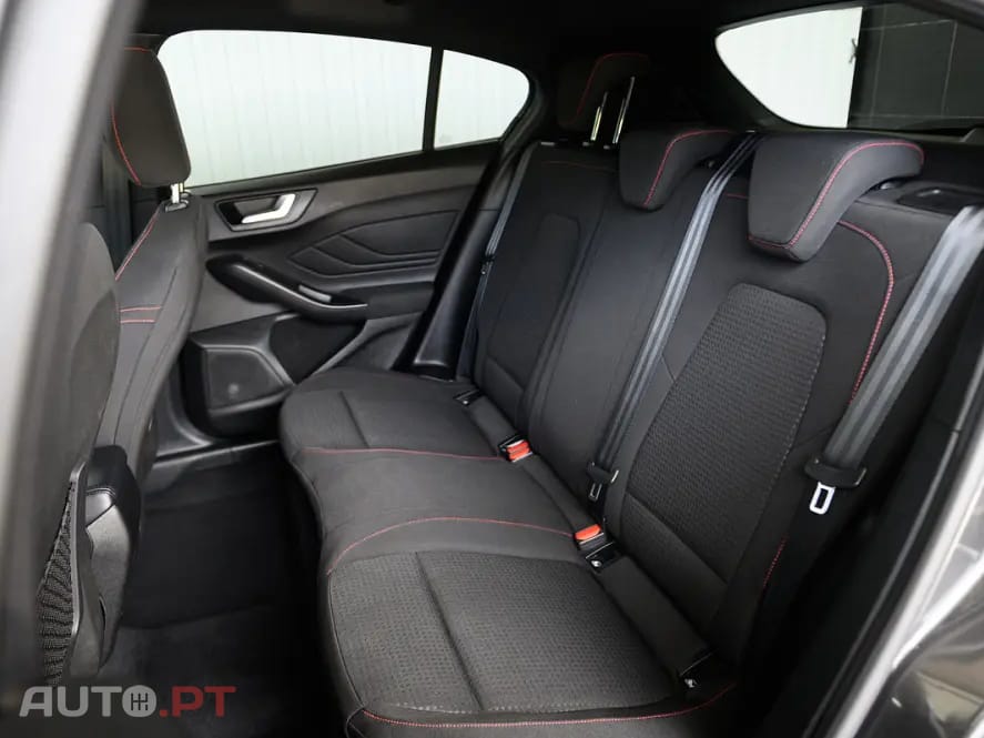 Ford Focus 1.0 EcoBoost MHEV ST-Line