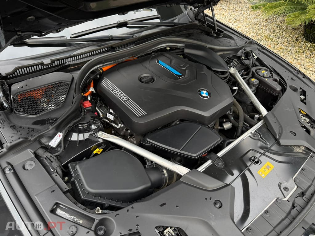 BMW 530 e Pack Desportivo M