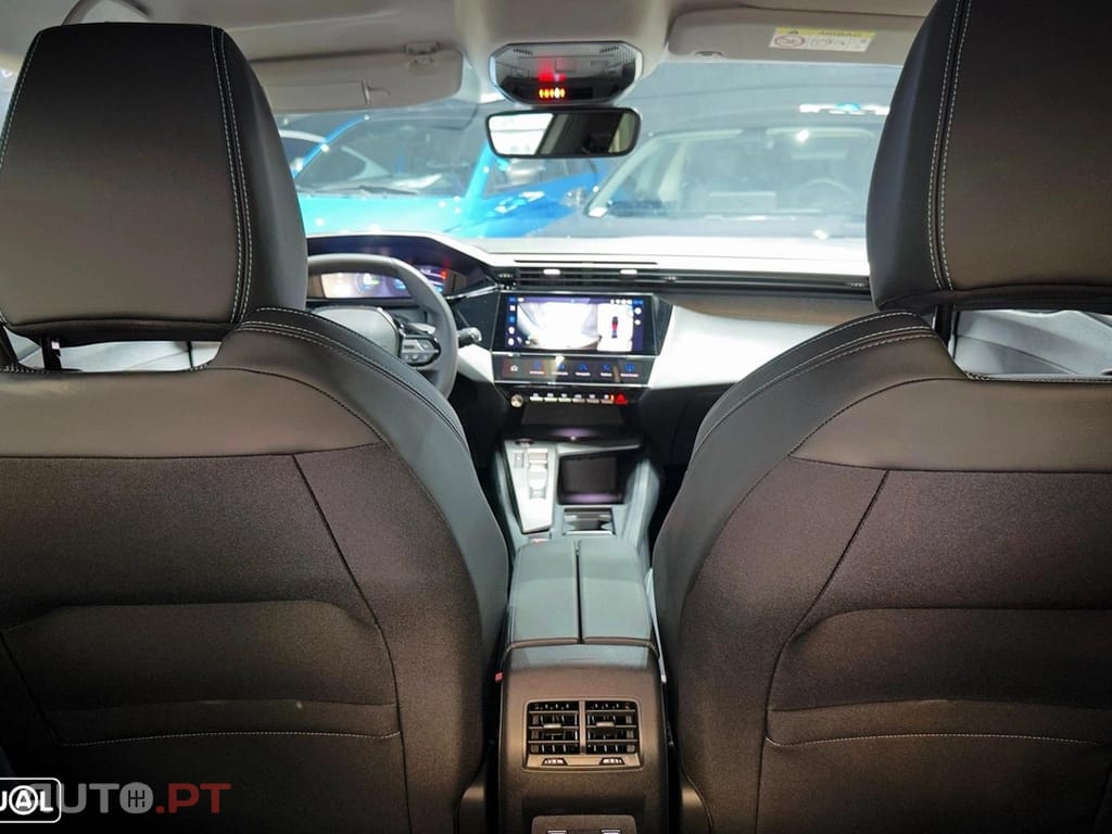 Peugeot E-408 210 GT